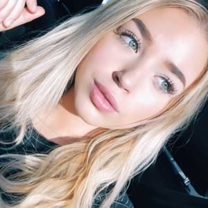 Meet your Posher, Michaela